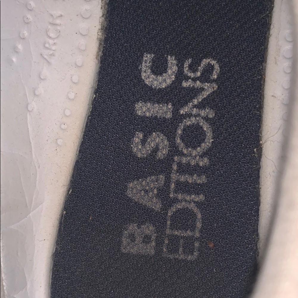 Basic Edition Sneakers - Picture 2 of 2